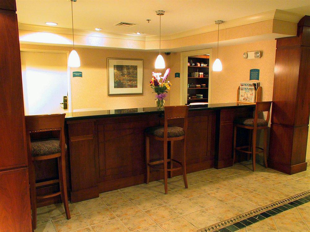 Staybridge Suites Louisville - East By Ihg Restoran gambar